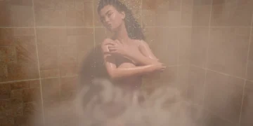 Esra in Istanbul Mobile Sex Game